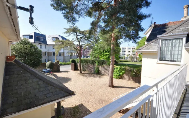 Somerville Coach House 4