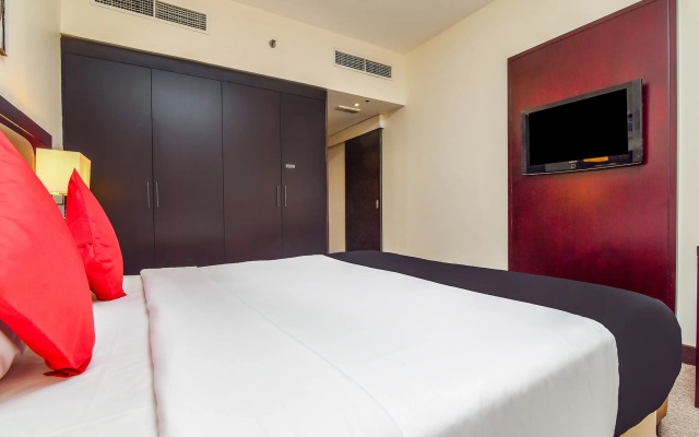 Landmark Summit Hotel