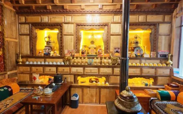 Shangri-La Cangxue Beiyi | See Mountains, Near Wild·Oxygen-Rich Ethnic Stay (Dukezong) – Meal – Shangri-La