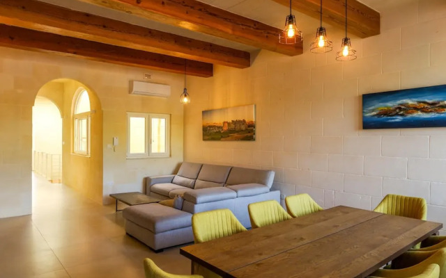 Solaris Gozitan Villa With Pool Gozo