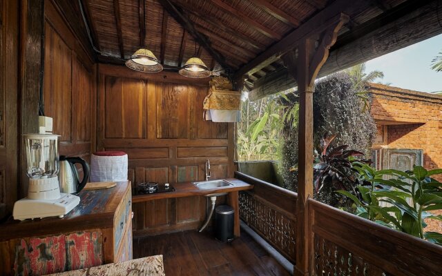 Kawan Antique Ubud Villa