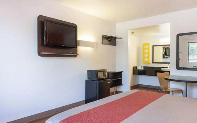 Motel 6 Fresno, CA