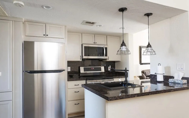 Cliffs in Surprise By Signature Vacation Rentals