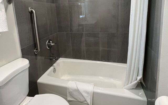 Quality Inn Tracy I-205