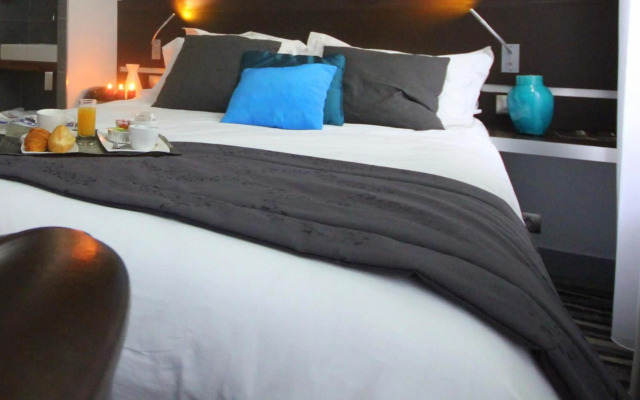 Hotel Lumières Montmartre Paris