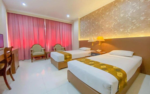 RedDoorz Plus near Solo Square 2 – Guest Rooms – Surakarta