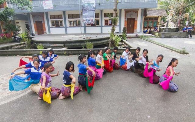 Step Ubud