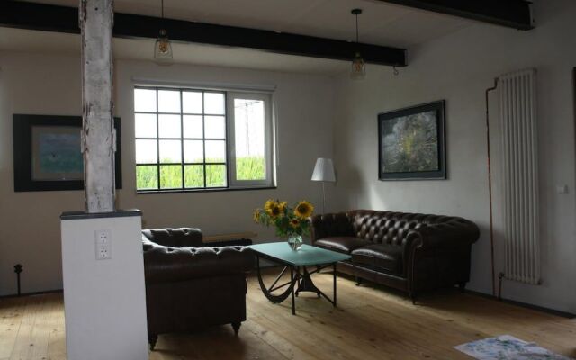 Art-be-and-b Bed and Breakfast