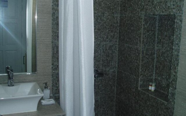 Rita's Place Hotel