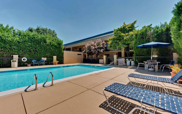 Best Western Hickory