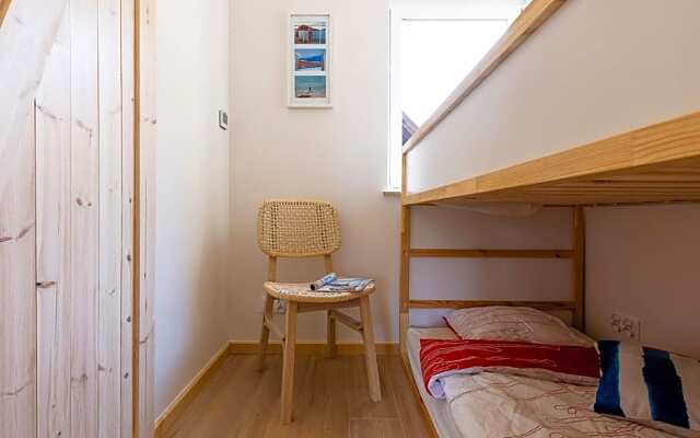 Seaview House with fireplace