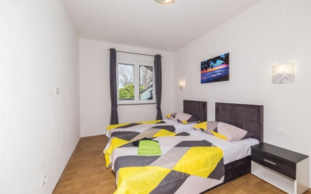 Beautiful Home in Kastel Stafilic With Wifi and 4 Bedrooms