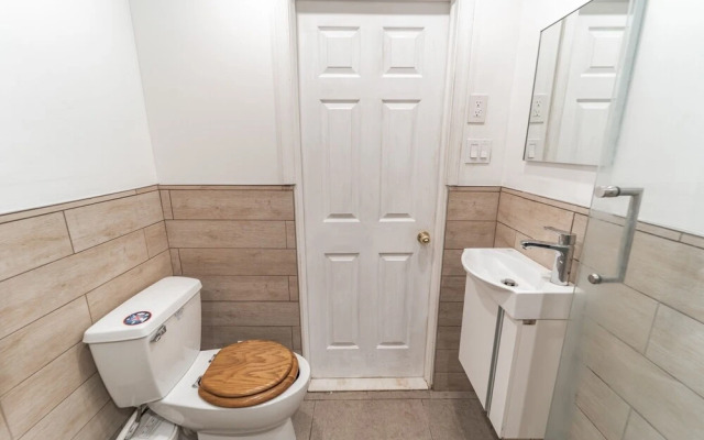 Studio Apartment Close To Everything Apts