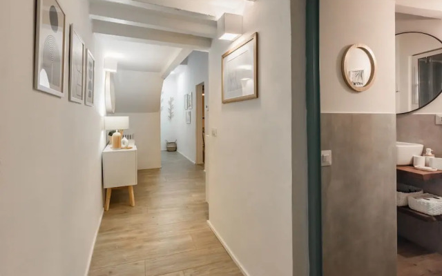 Madame Betta by Mmega