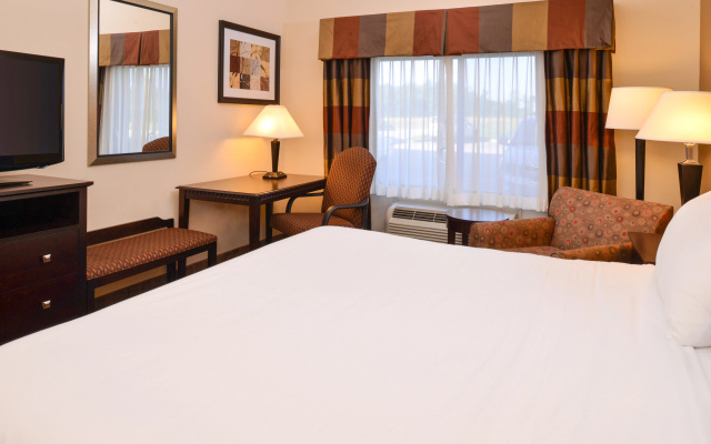 Holiday Inn Express & Suites Wheeling by IHG
