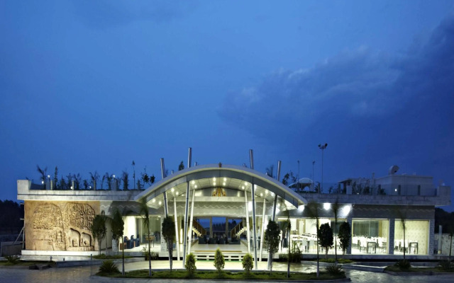 Grande Bay Resort at Mahabalipuram
