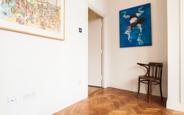 Newly Refurbished 2-bedroom Flat in Shoreditch