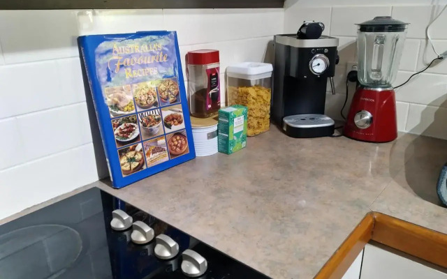 2BR luxury house close to CBD