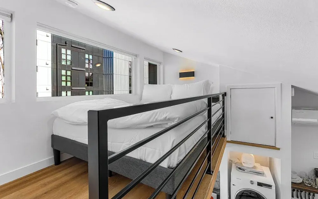 Echo Loft: A Modern Escape