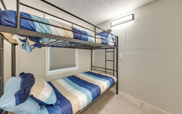8 Mi to Laughlin Riverwalk: Waterfront Retreat