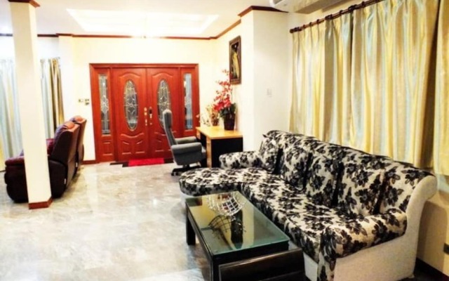 4 Bedroom Villa Walking Street 15 Min Ride Away