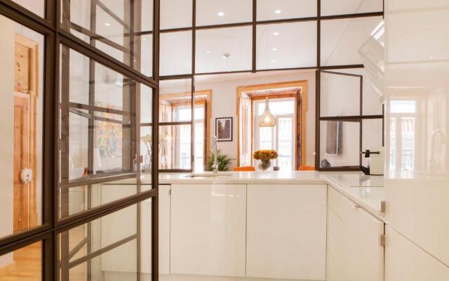 Charming Flat With Balconies Central Chiado District 2 Bedrooms And Ac 19Th Century Building