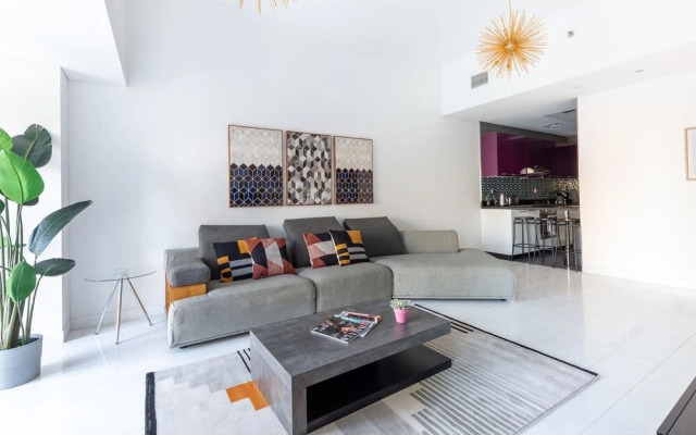 Astonishing 1BR in Fabulous Cayan Tower