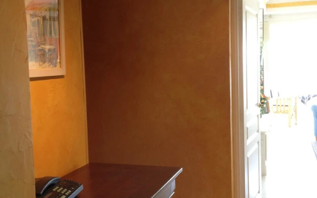 Apartment With 2 Bedrooms in Villeneuve-loubet, With Wonderful sea Vie