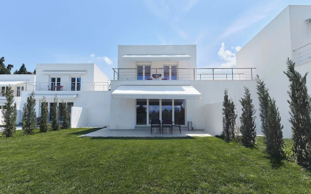 Eight Olives Luxury Villa