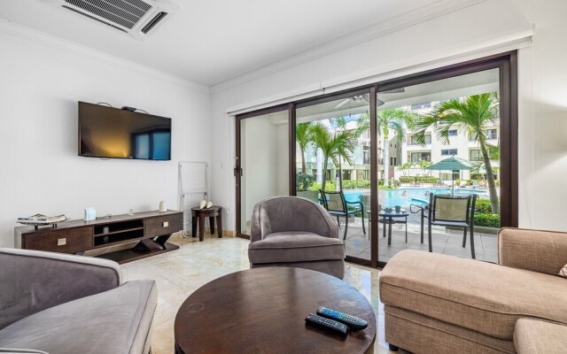 Condo 1 one bed, Palm Beach