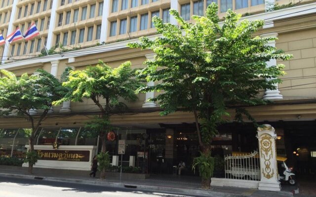 hotelImage