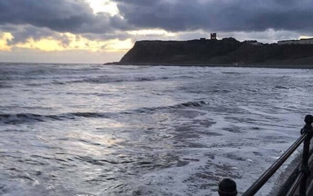 Queen's Cliff