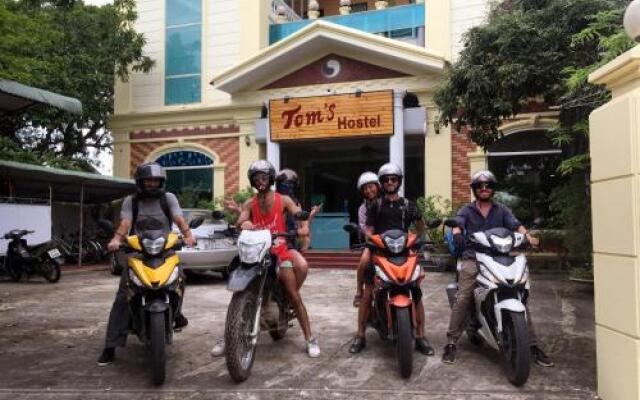 Toms Hostel