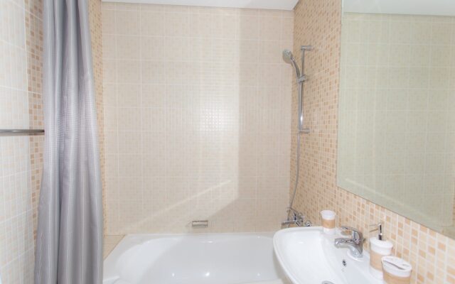 Lofty apt with panoramic view terrace