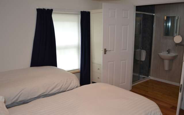 The Queens Head Hotel