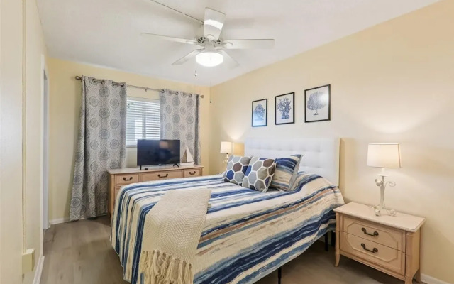 Oceanfront 3BR Condo: Gated, Breathtaking View