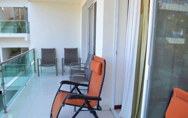 Condo Torre Diamante 305 by MDR