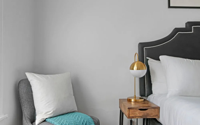 Chicago Lifestyle 3BR Apt in Lake View