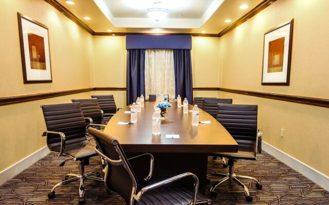 Holiday Inn Express Waller