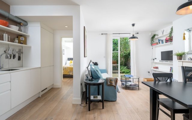 Altido Stylish 2-Bed Flat W/ Private Garden In Notting Hill,