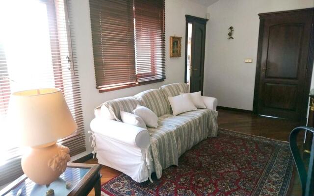 House With 3 Bedrooms in Šamorín, With Furnished Terrace and Wifi