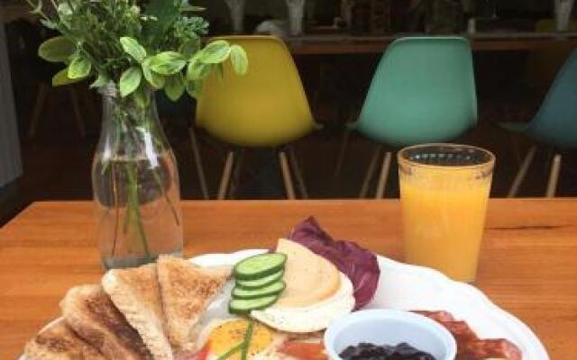 Ajax Apartments Rondo Onz