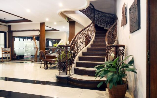 Airy Lebak Bulus Raya 49Z Jakarta