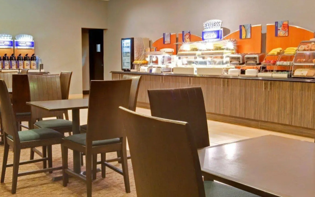 Holiday Inn Express Los Angeles Airport by IHG