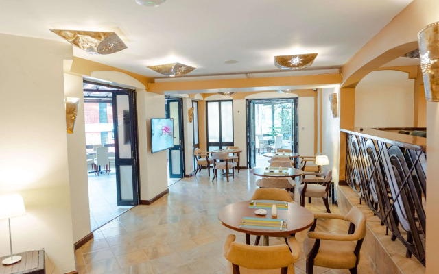 Heri Heights Hotel Apartments, SureStay Collection by BW