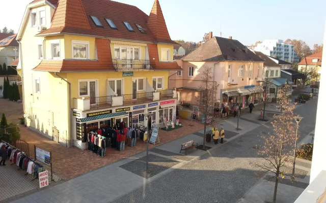 Pedestrian Street Apartment