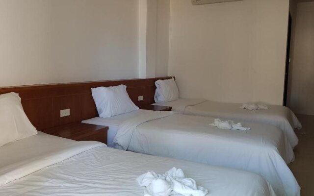 Mac's Bay Resort
