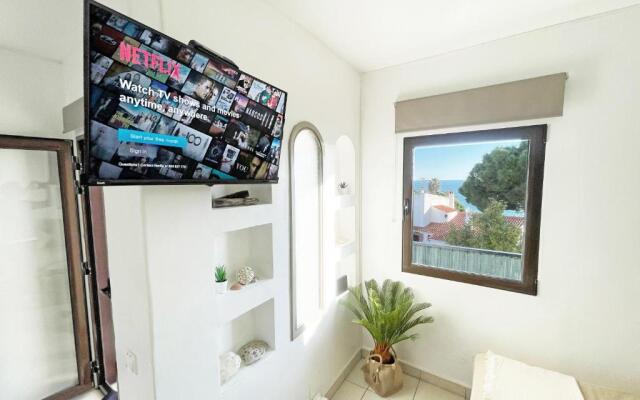 Beachfront Oura - 100m Beach, Seaview, Garage, 300m Strip