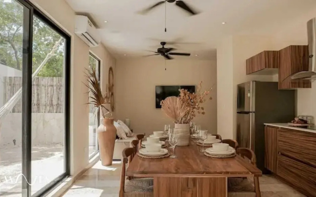 Exclusive Apt. W/private Pool + Surround Speakers