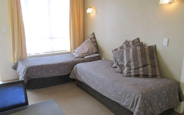 Shortland Court Motel – Guest Rooms – Thames